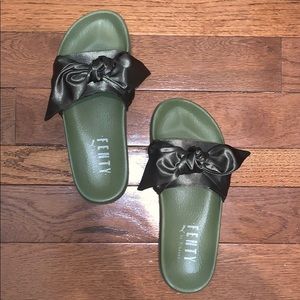 Fenty Bow Slides